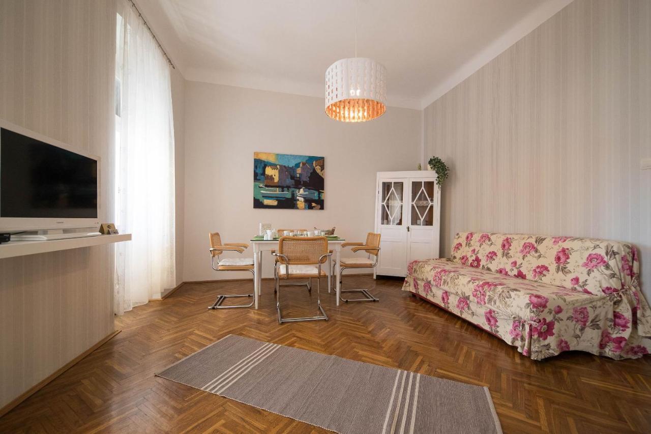 Apartmani Marion Crikvenica Bagian luar foto
